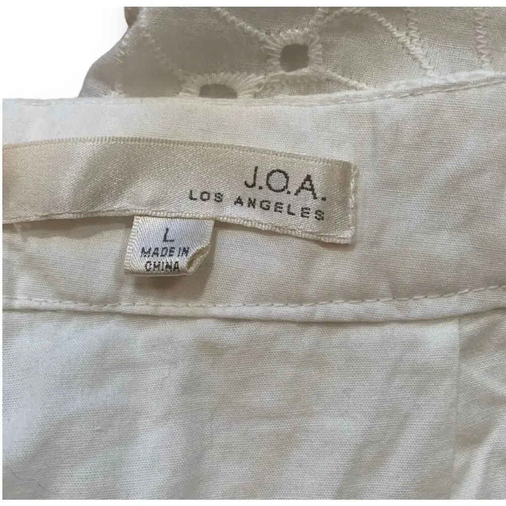 J.O.A Los Angeles White Eyelet Lace Shorts High Waist Ruffle Hem Retro Feminine